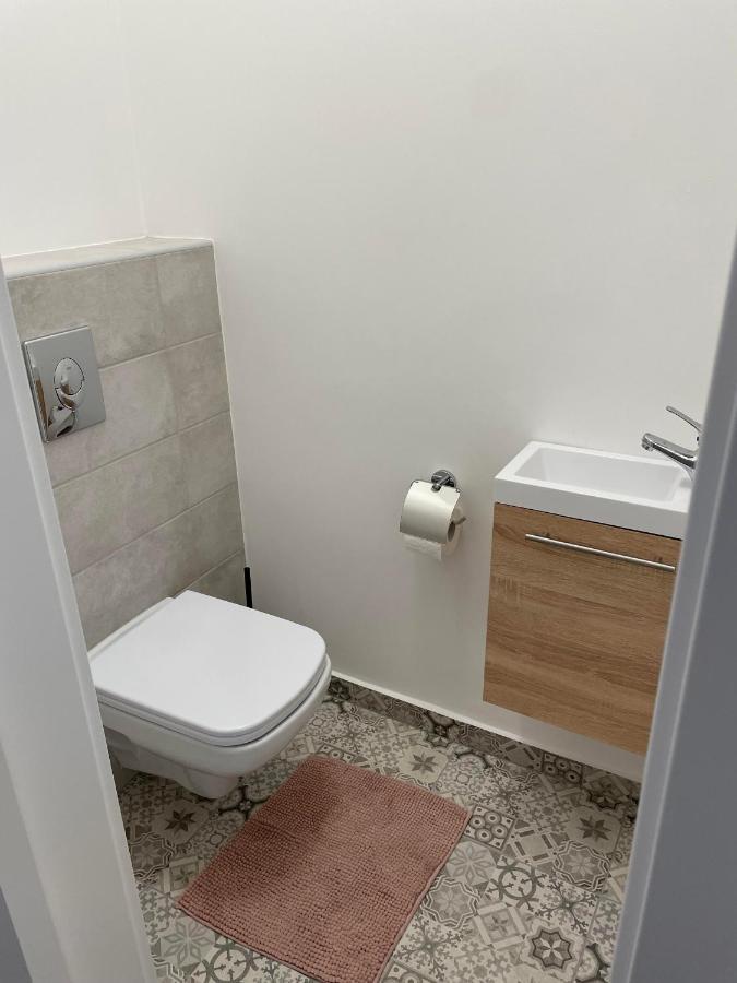Eden City Home Gyor Exterior photo